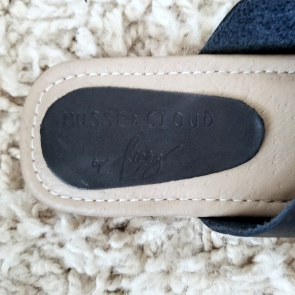 BLACK LEATHER BOHO SLIDES - Picture 2 of 4